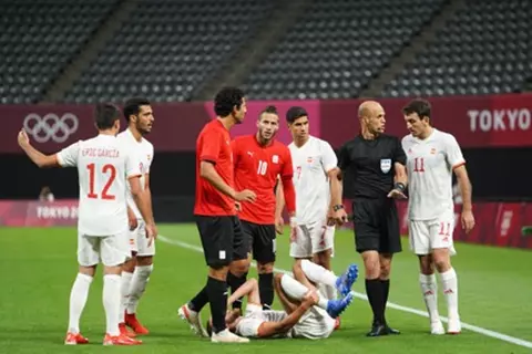  شاهد على تعادل تاريخي لمصر.. من هو حكم مباراة بيراميدز وأوكلاند في إنتركونتيننتال؟